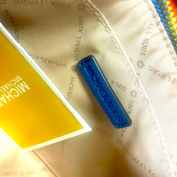 NWOT Michael Kors Jet Set Charm Large Top Zip Wristlet - Picture 8 of 9